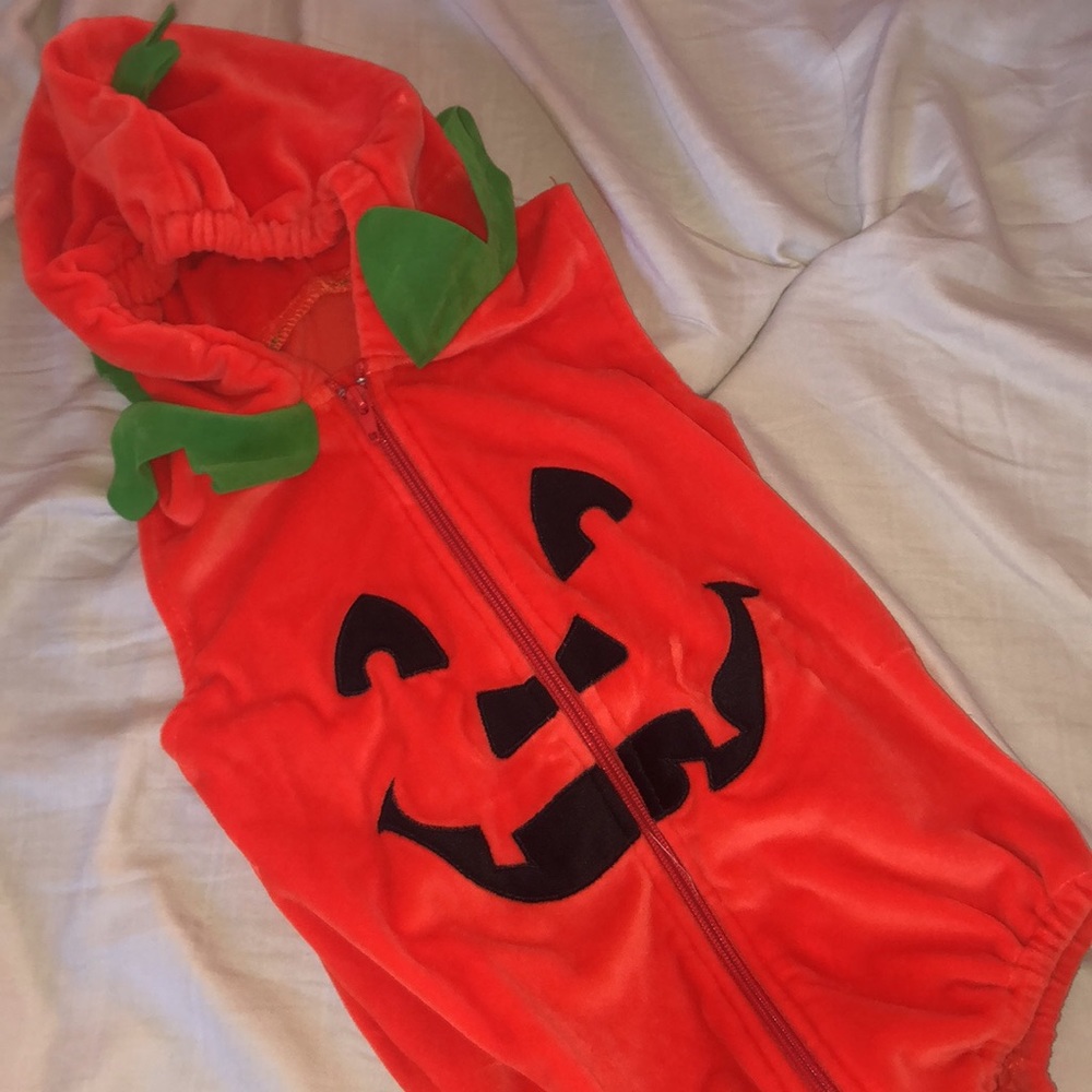 Infant pumpkin costume